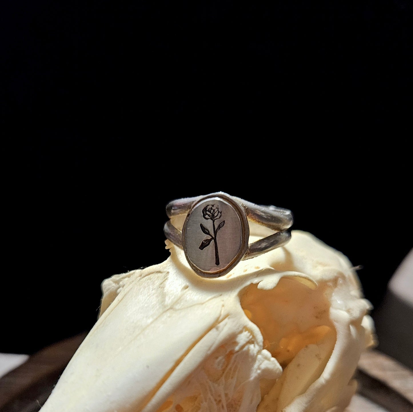 Black Rosen Signet ring