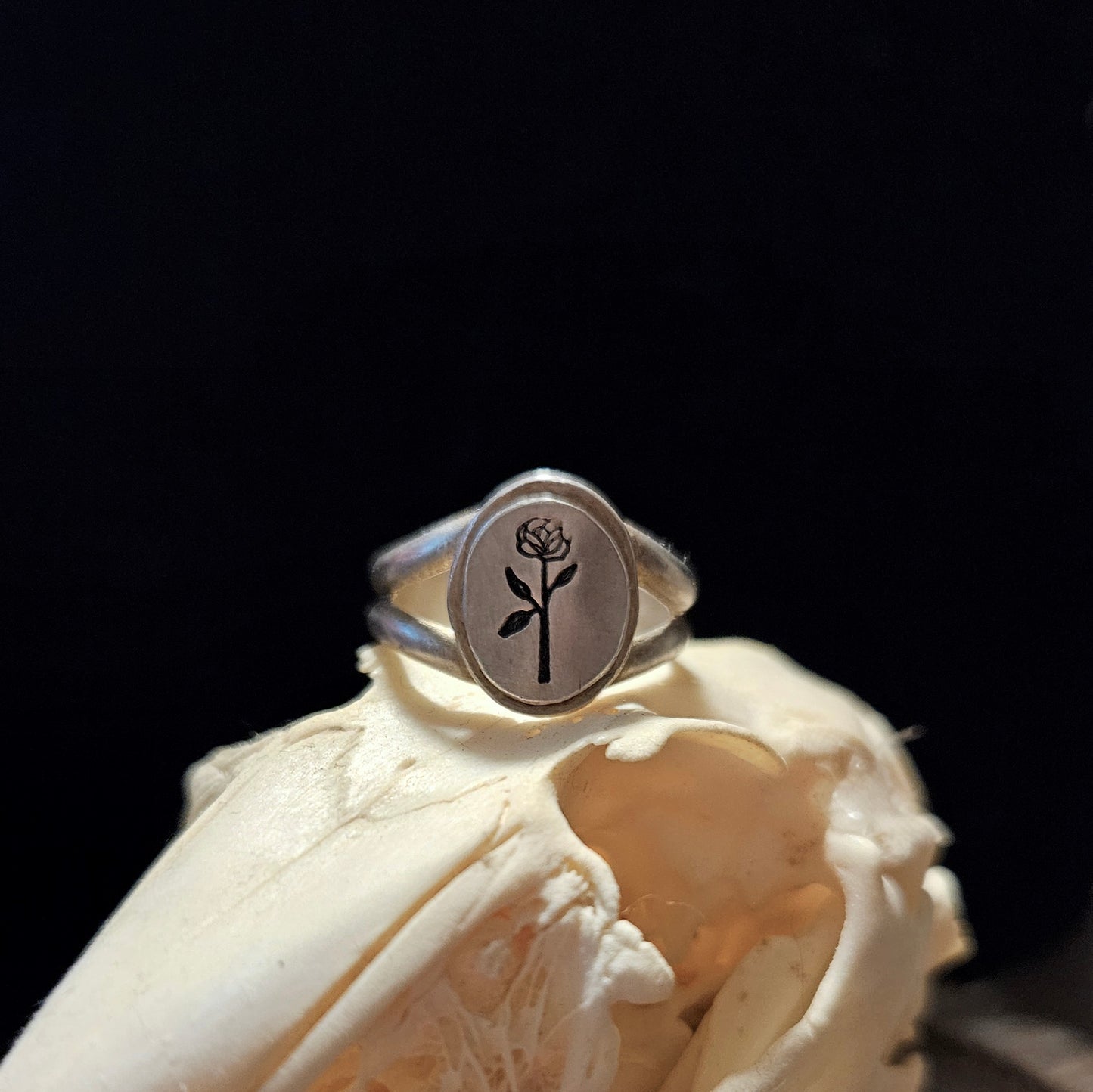 Black Rosen Signet ring